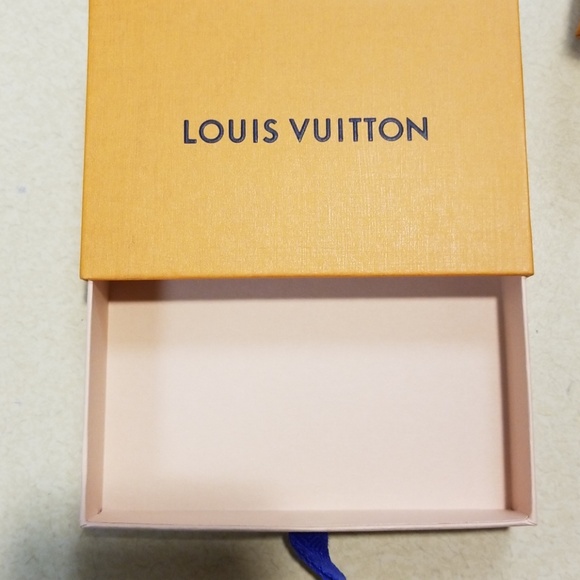 Crazy in Lock louis vuitton earrings - Picture 5 of 5